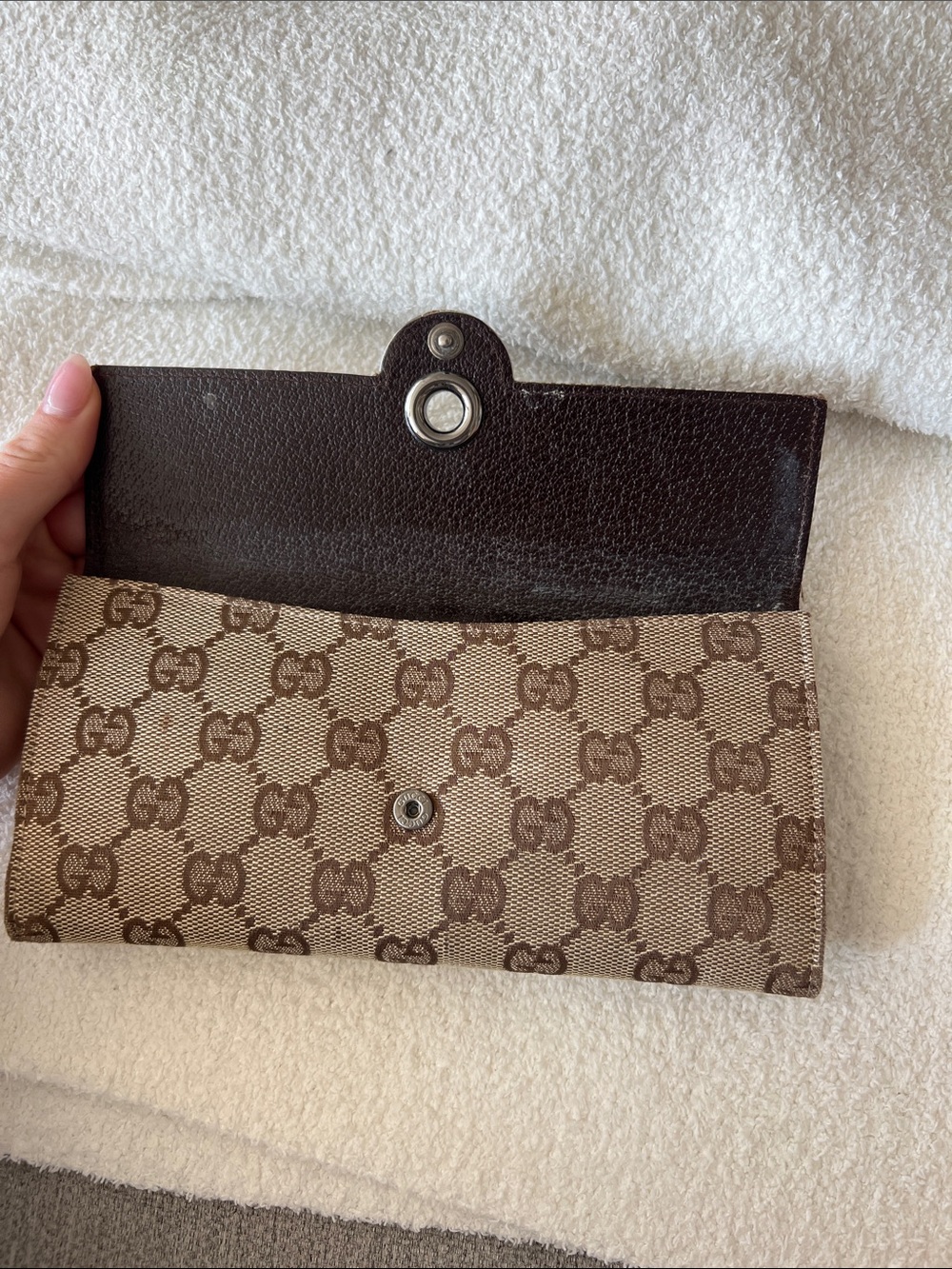 Gucci Beige and Brown GG Canvas Continental Wallet with Signature Snap - Picture 4 of 10